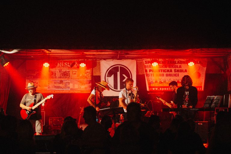 festikycz rockovani u kontaku rocnik xv 1 768x512